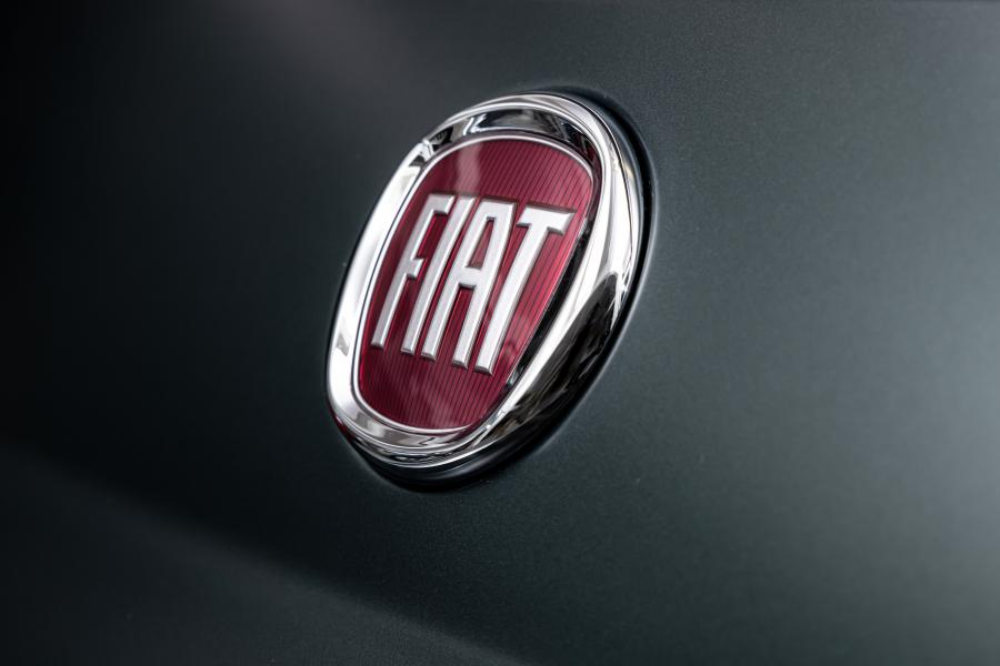Логотип Fiat 500C Rockstar (312) 2019 года  (фото 5 из 26)